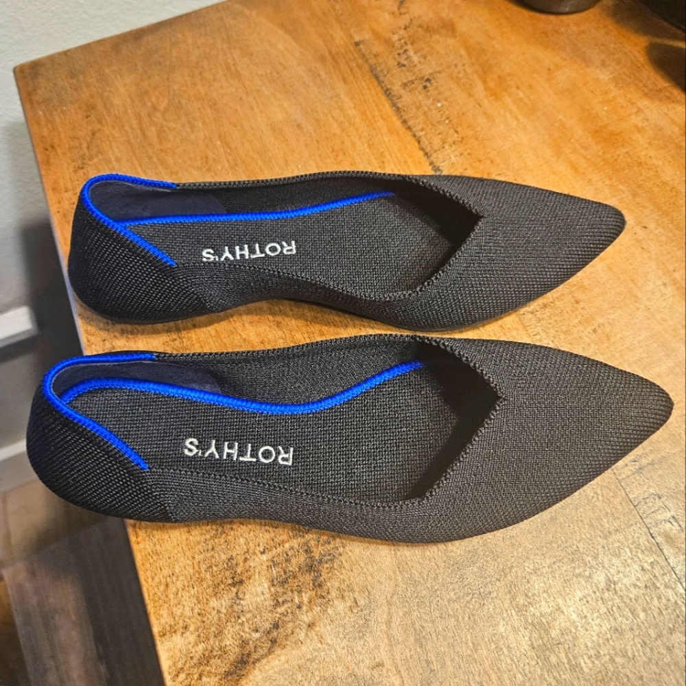 Rothy's - The Point, size 7, black